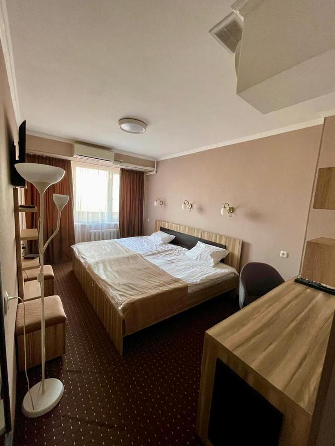 Seven Hotel บิชเคก ภายนอก รูปภาพ